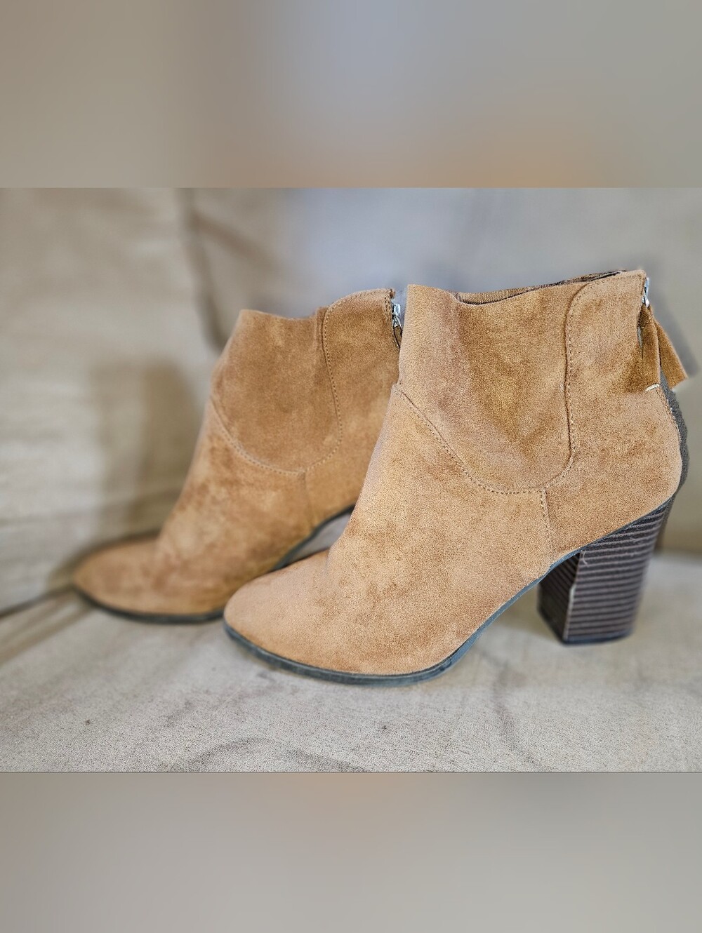 Brash Sz 8 Faux Suede Back Zip 3" Stacked Heel Ankle Booties